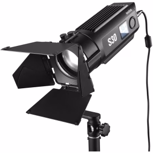Godox S30 Luz Led Con Ángulo de Cobertura Variable - Enfocable