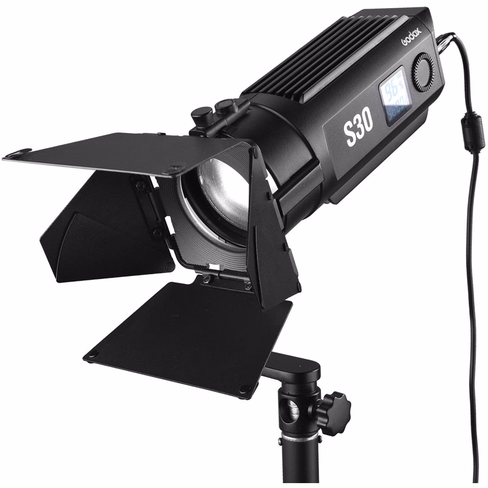 Godox S30 Luz Led Con Ángulo de Cobertura Variable - Enfocable
